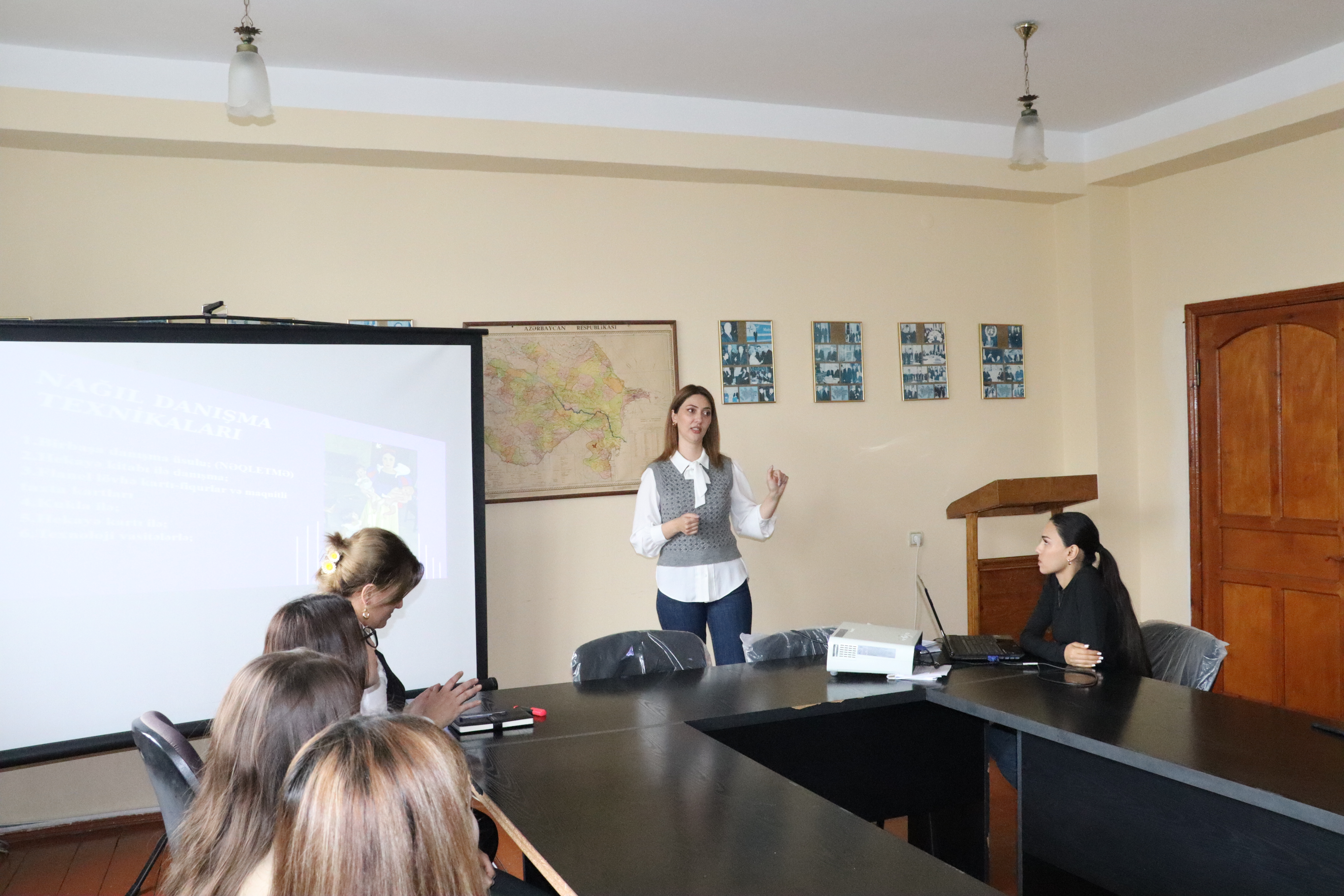 Bakı Qızlar Universitetində “Təlimdə Nağıl Terapiyasının Əhəmiyyəti” mövzusunda təlim keçirildi