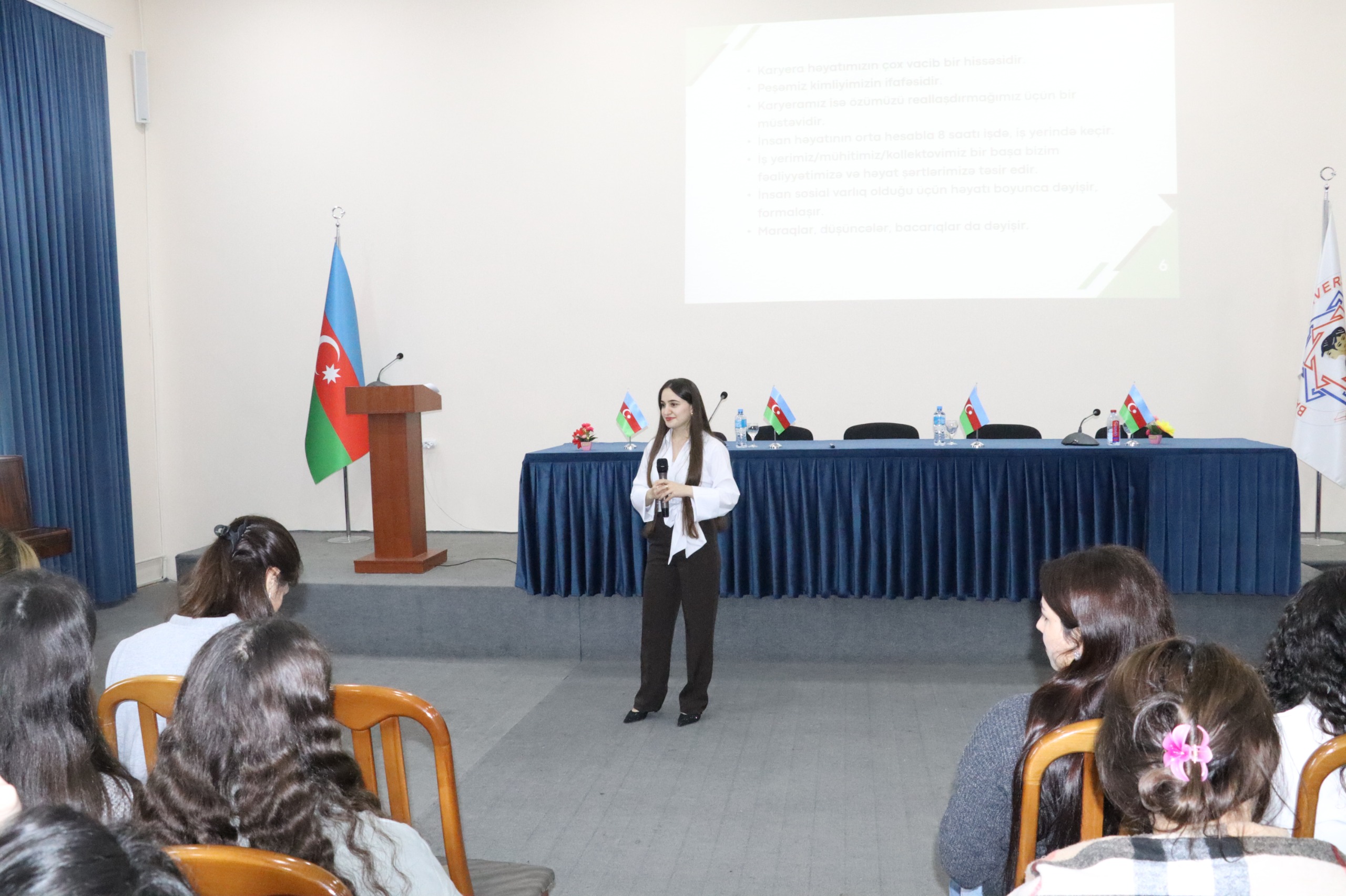 Bakı Qızlar Universitetində “Karyerada növbəti addımlar” mövzusunda interaktiv seminar keçirilib