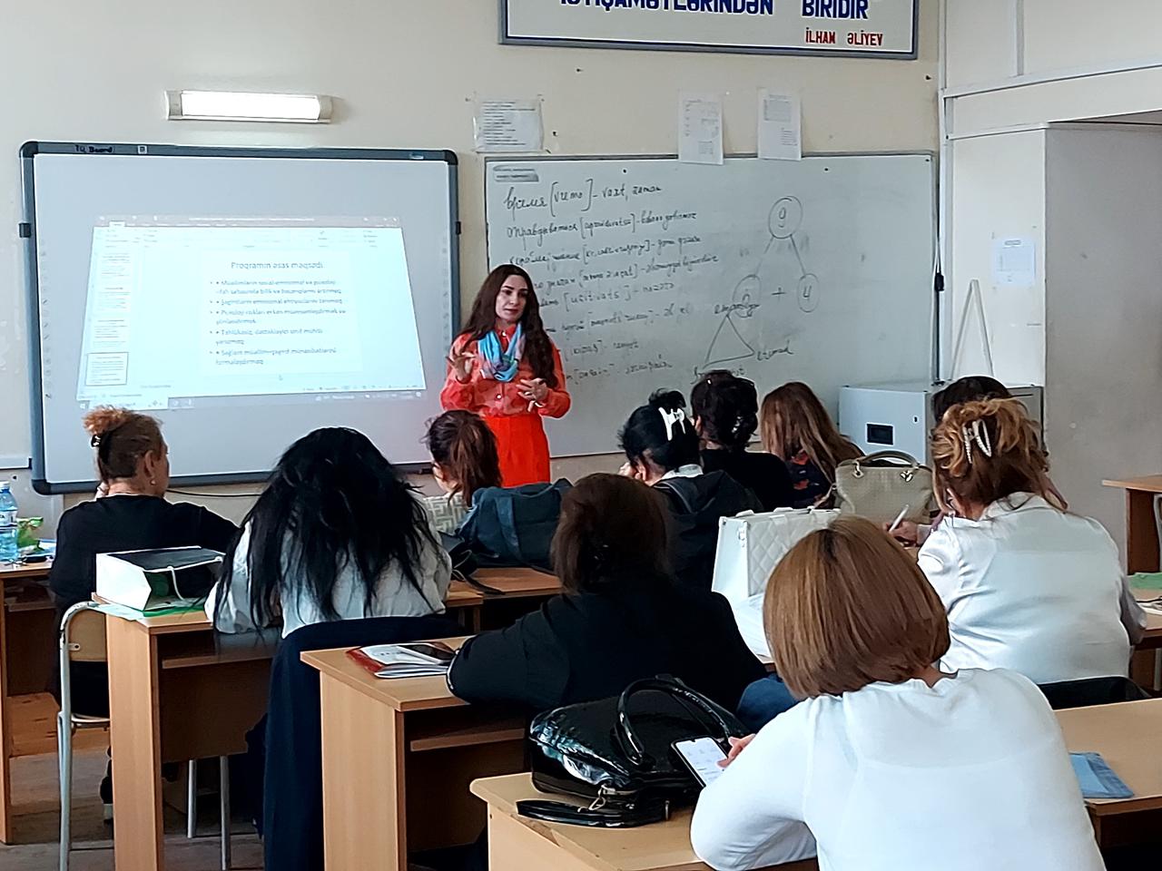 BQU müəllimi ixtisasartırma təlimlərində təlimçi kimi iştirak edib