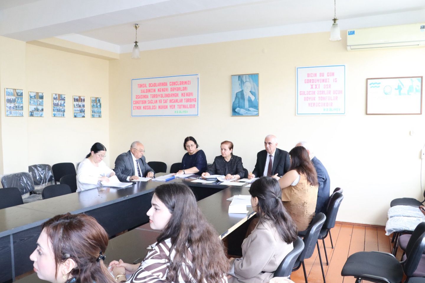 Bakı Qızlar  Universitetində magistr  dissertasiyalarının  müzakirəsi keçirilib