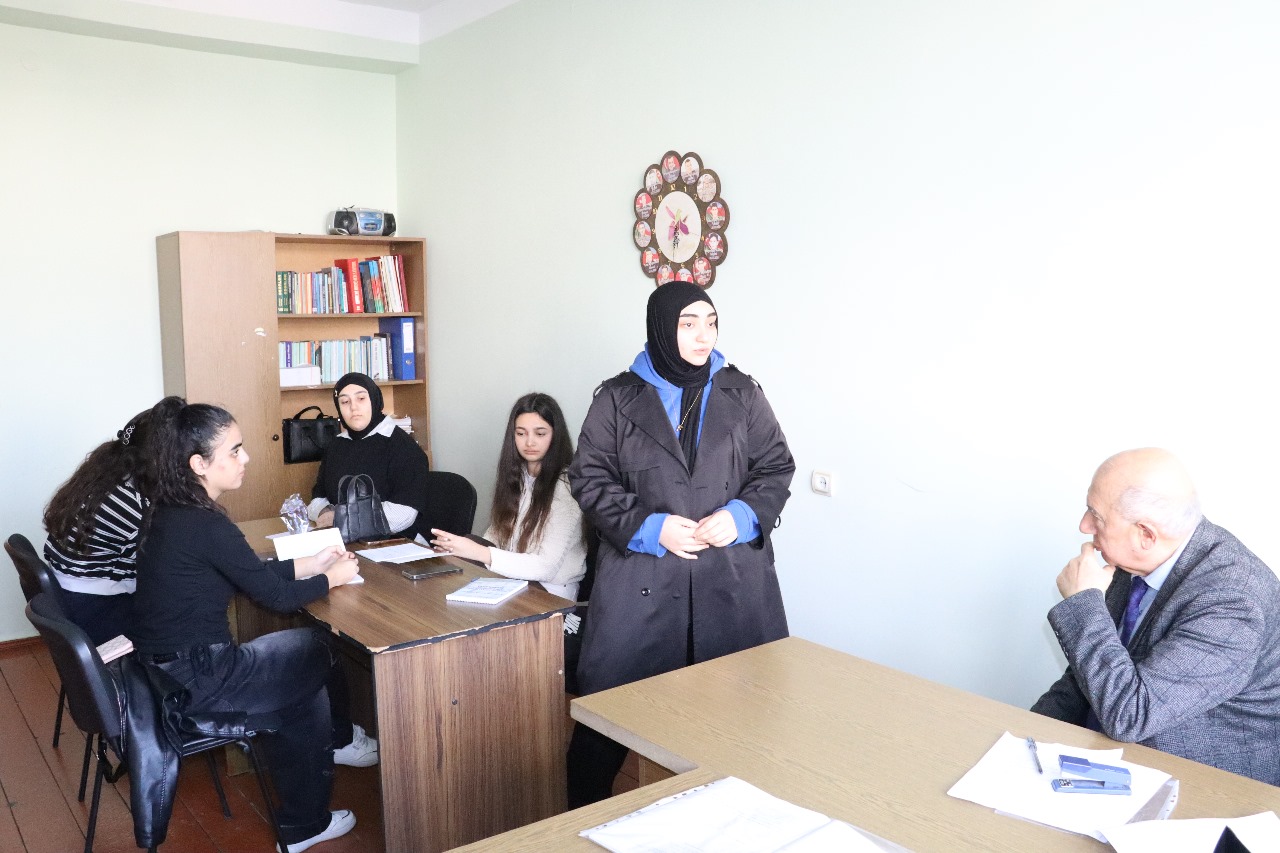 Bakı Qızlar Universitetində Conversation Club fəaliyyətə başlayıb