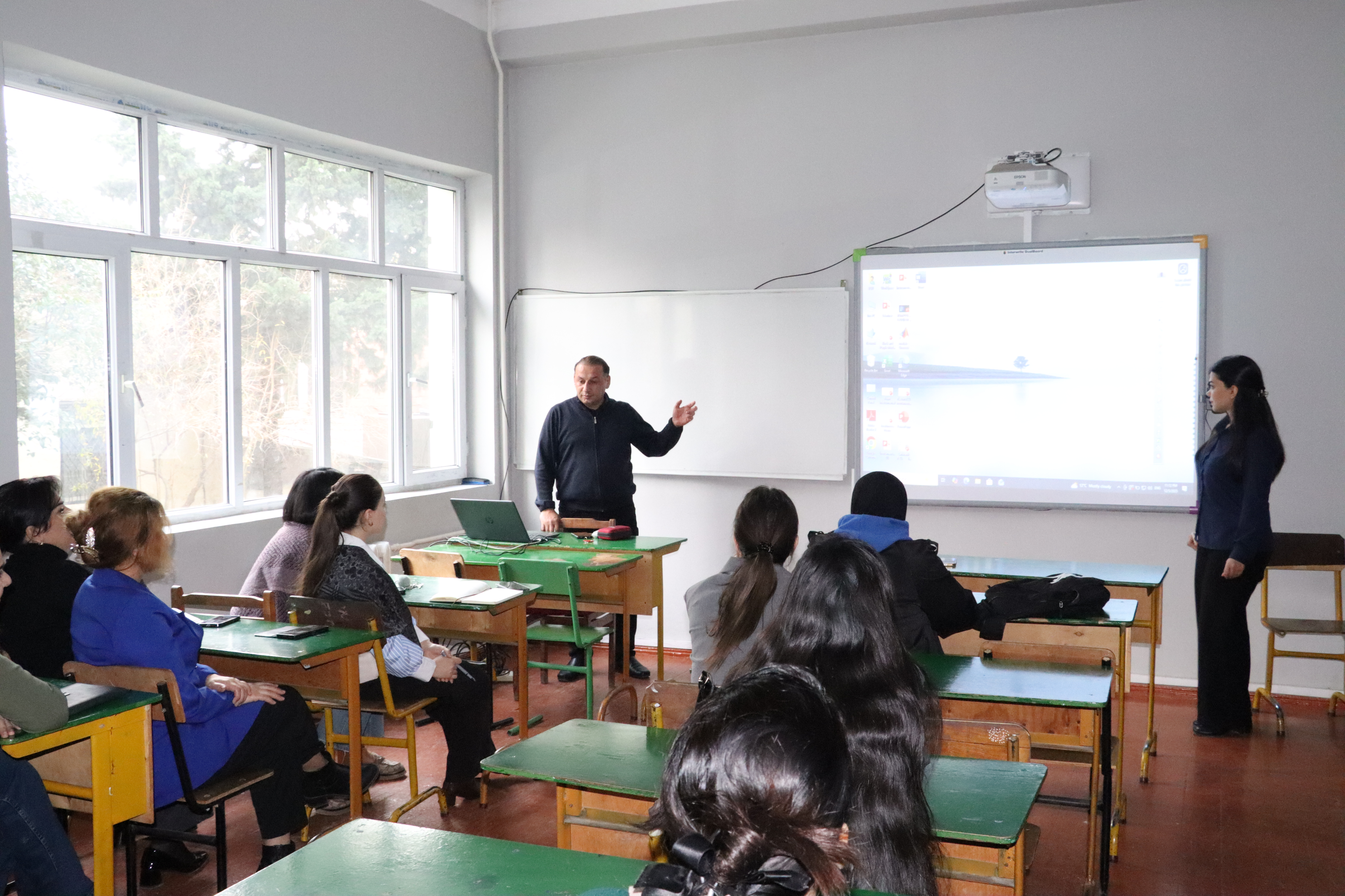 Bakı Qızlar Universitetində texnoloji bacarıqlar üzrə təlim keçirildi