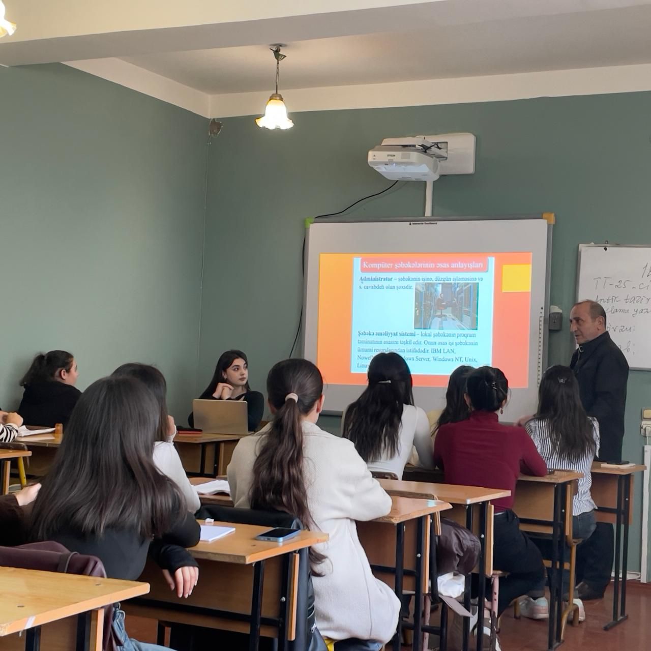 Bakı Qızlar Universitetində açıq dərs dinləməsi təşkil olunub